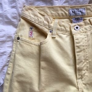 Guess buttercup yellow jeans